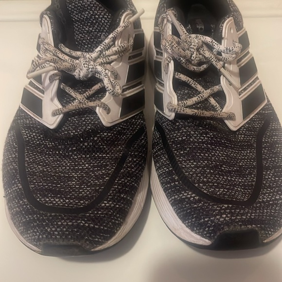 Adidas - Picture 3 of 5